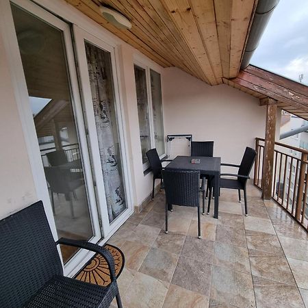 Merry&Car - Huge Balcony + Living Room + 2Br Budapest Bagian luar foto