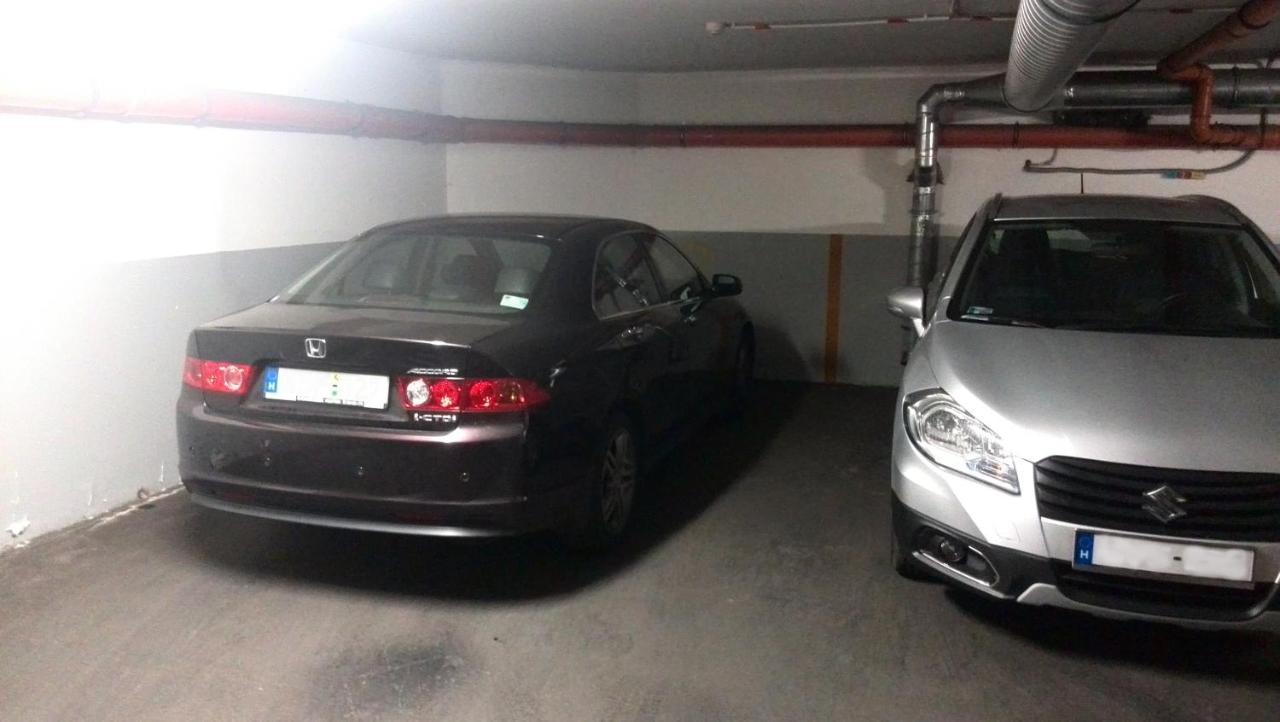 Merry&Car - Huge Balcony + Living Room + 2Br Budapest Bagian luar foto